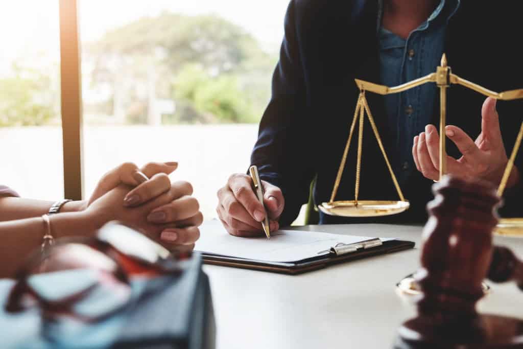 Court Applications vs. Mediation: A Less Stressful Path with EH Mediation Windsor